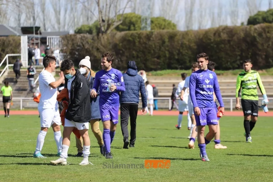Foto 6 - Nada ni nadie puede parar al Ribert: goleada de l&iacute;der a la Bovedana en Las Pistas (3-0)