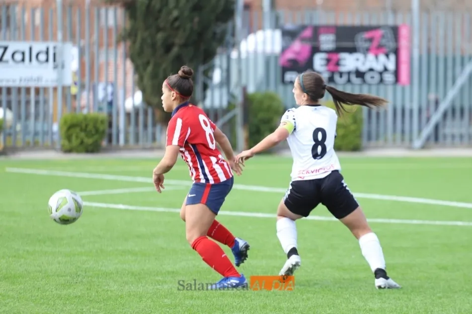 Foto 7 - El Salamanca UDS Femenino logra un &lsquo;puntazo&rsquo; tras reponerse ante el todopoderoso Atleti &lsquo;C&rsquo; ...