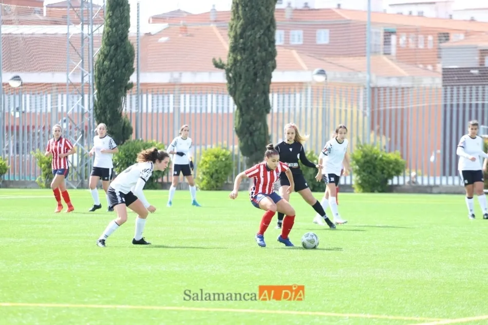 Foto 4 - El Salamanca UDS Femenino logra un &lsquo;puntazo&rsquo; tras reponerse ante el todopoderoso Atleti &lsquo;C&rsquo; ...