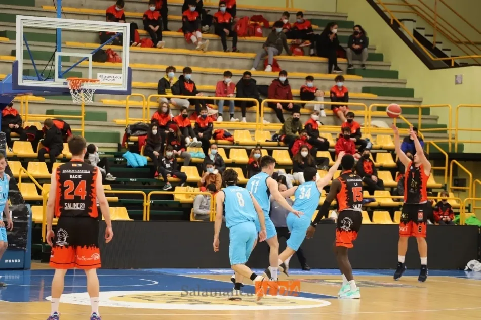 Foto 7 - El CB Tormes supera a la Universidad de Valladolid en W&uuml;rzburg (76-67)