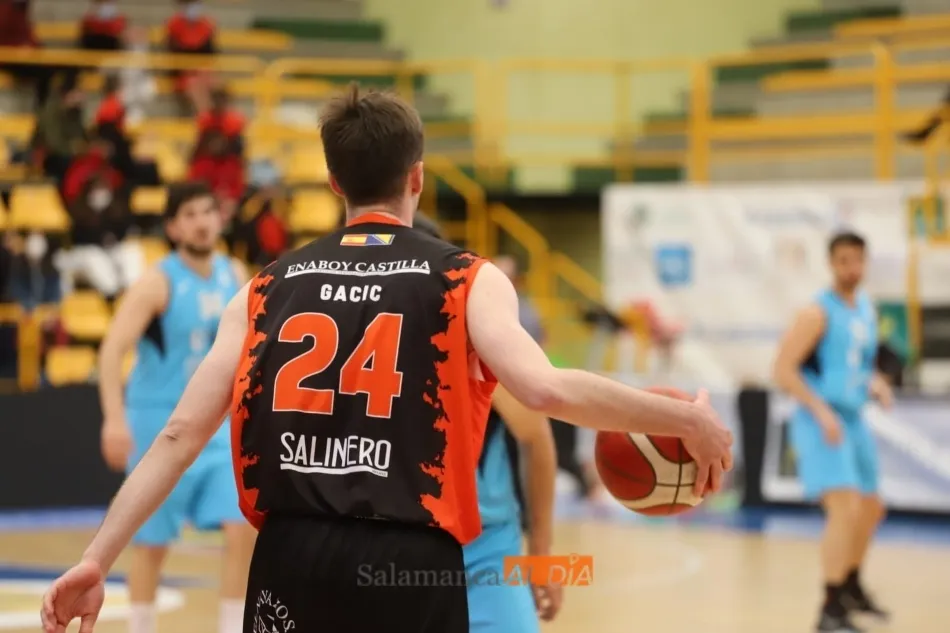 Foto 4 - El CB Tormes supera a la Universidad de Valladolid en W&uuml;rzburg (76-67)