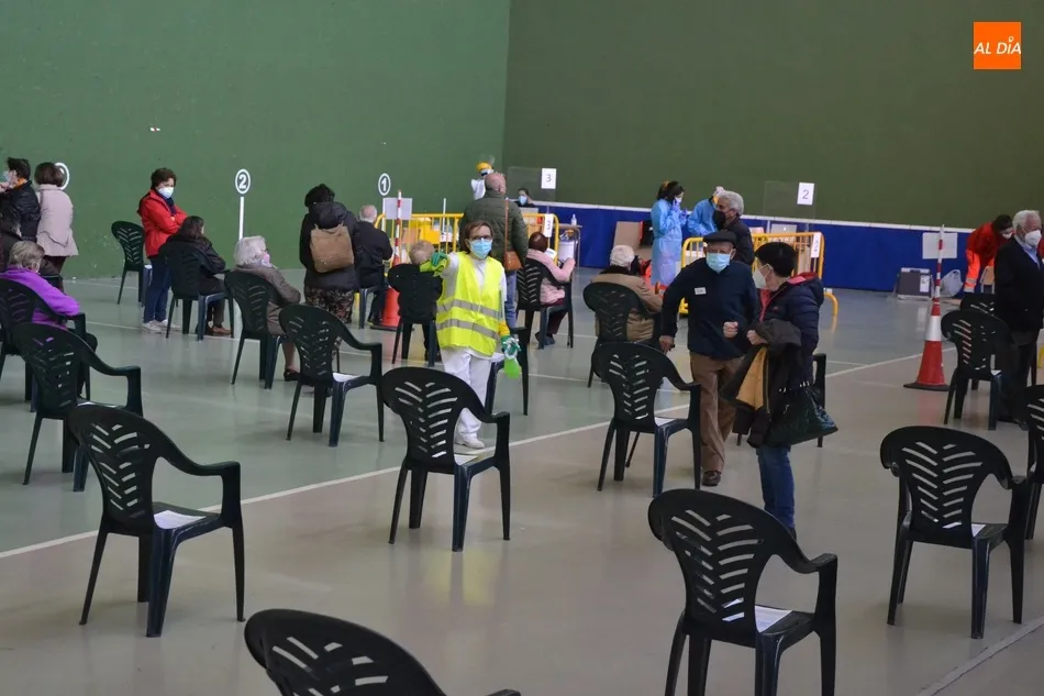 Foto 4 - Un total de 213 nonagenarios de la comarca reciben la 2&ordf; dosis de la vacuna contra el coronavirus  