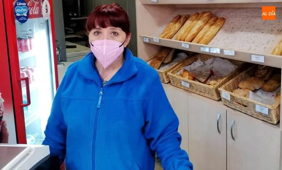 Carmen Vegas, panadera en el Mercado Central. Foto de Lydia González