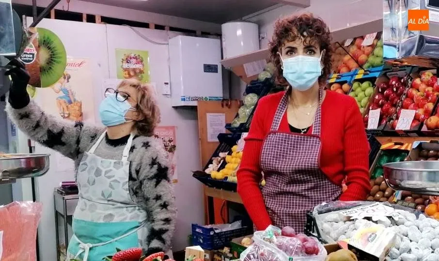 Susana Sánchez, frutera en el Mercado Central. Foto de Lydia González