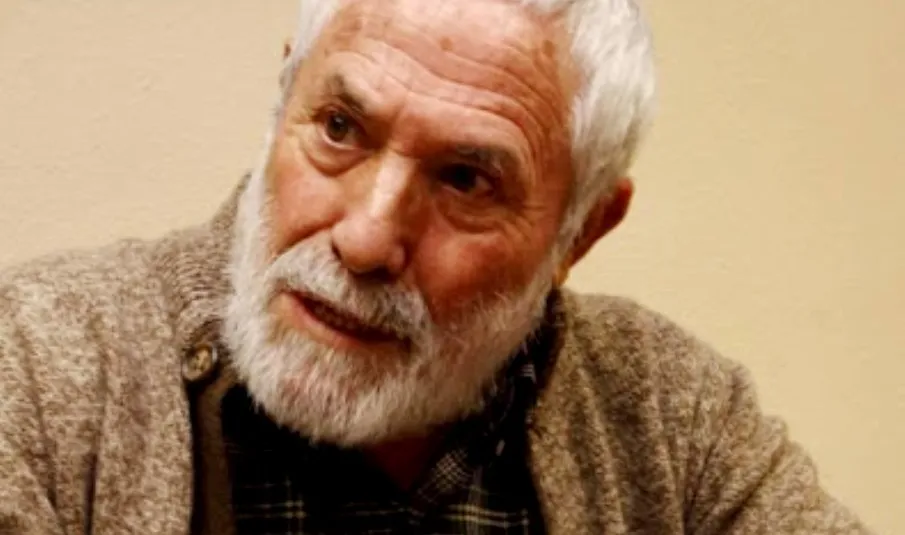 El escultor nacido José Luis Alonso Coomonte. Foto de www.ssantabenavente.com