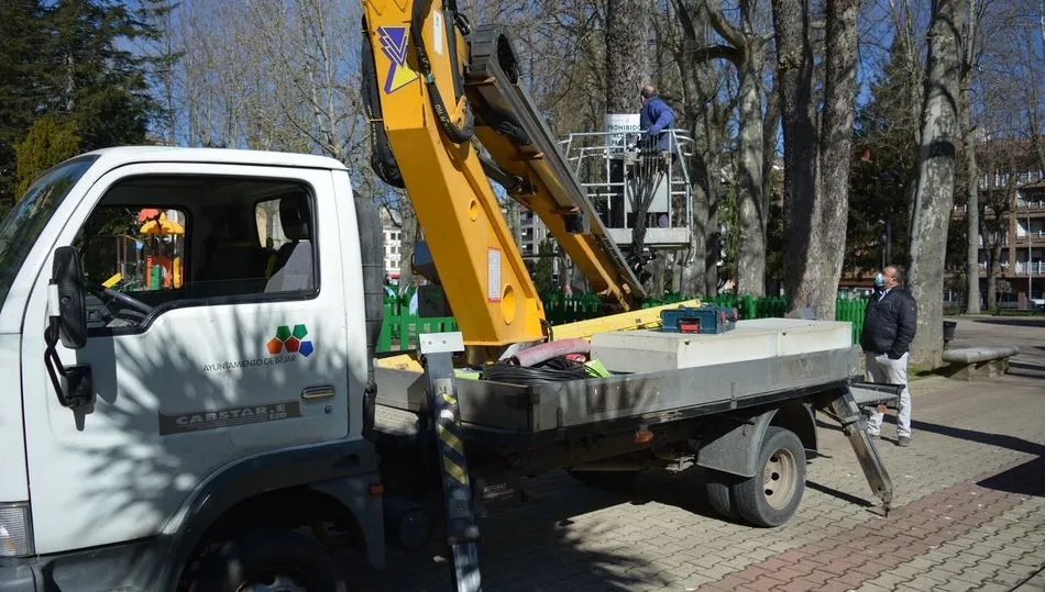 Retirada de los carteles que prohibían la entrada de perros en los parques municipales