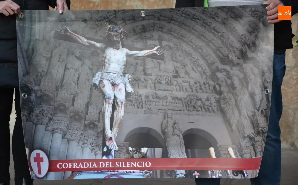 Foto 3 - Los 19 pasos de la Semana Santa se har&aacute;n presentes en la Plaza Mayor a trav&eacute;s de unos posters  