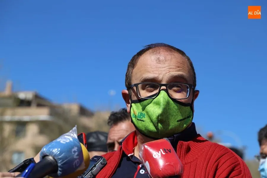 Foto 6 - Multitudinaria caravana de ganaderos salmantinos para protestar por la nueva protecci&oacute;n del lobo