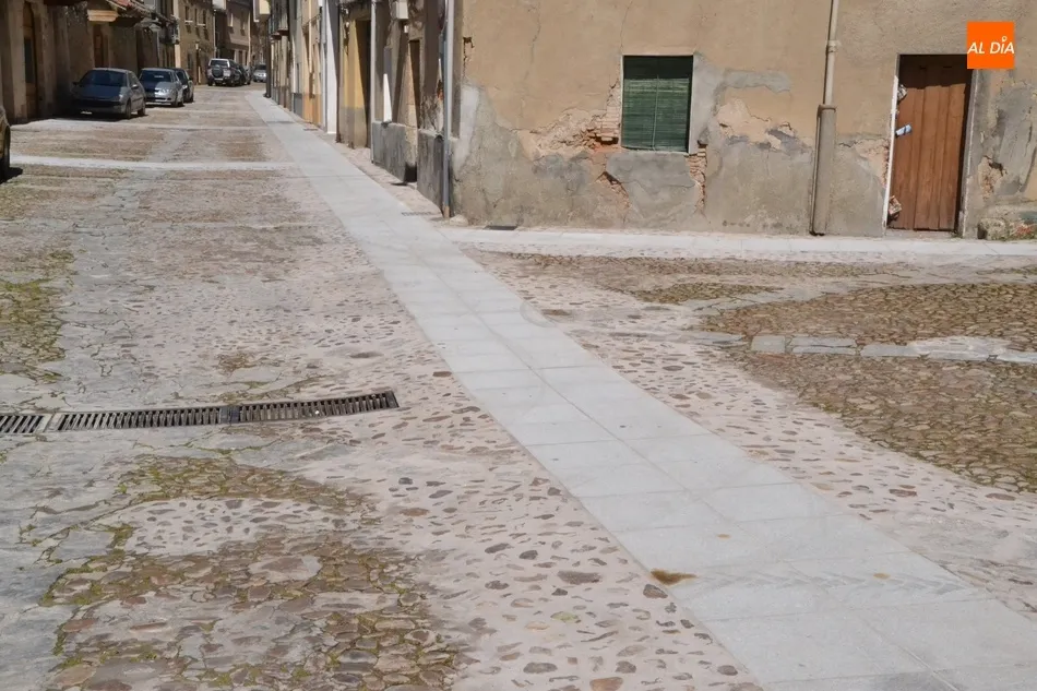 Foto 6 - Concluyen las obras para dotar de accesibilidad a las calles L&aacute;zaro, Peramato y Fuente Nava  