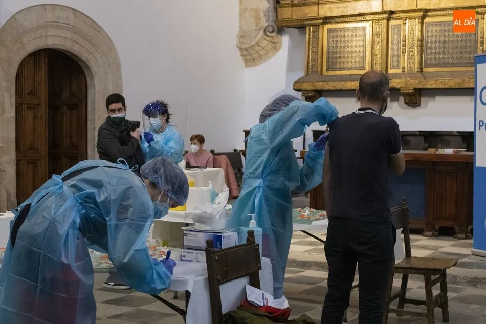 Foto 8 - Arranca en Salamanca la vacunaci&oacute;n de profesores y trabajadores de los centros educativos&nbsp;