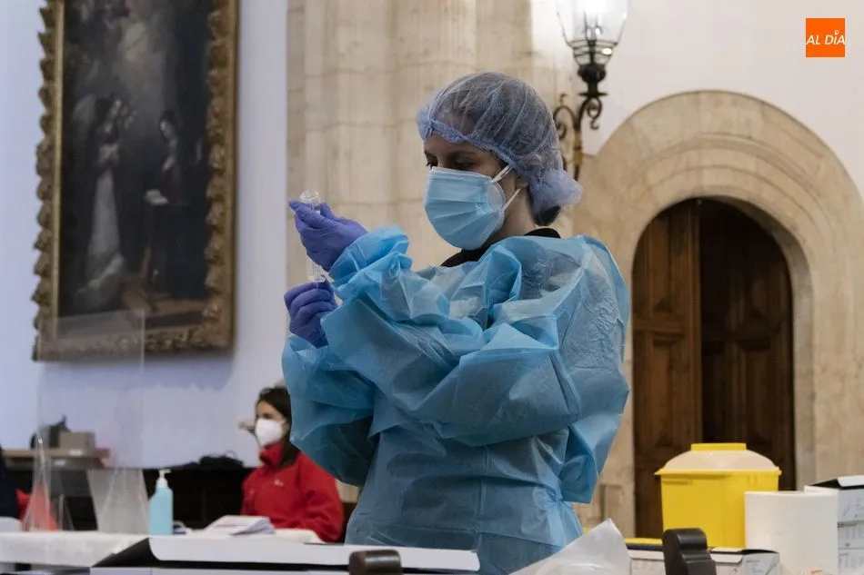 Foto 7 - Arranca en Salamanca la vacunaci&oacute;n de profesores y trabajadores de los centros educativos&nbsp;