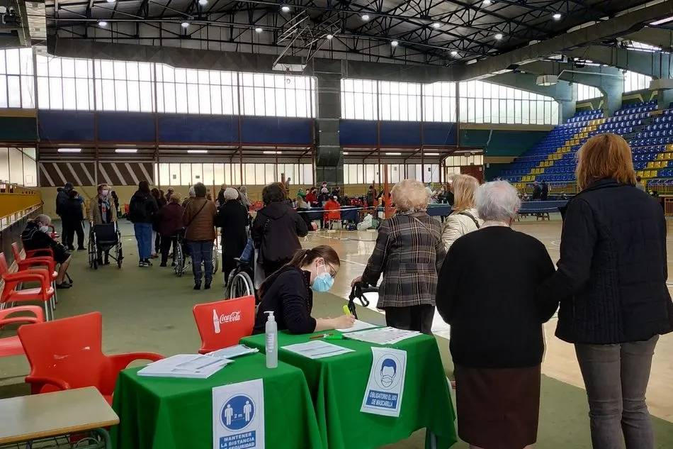 Foto 5 - Llegan a B&eacute;jar 200 vacunas para segundas dosis de mayores de 90 a&ntilde;os y primeras de mayores de 85