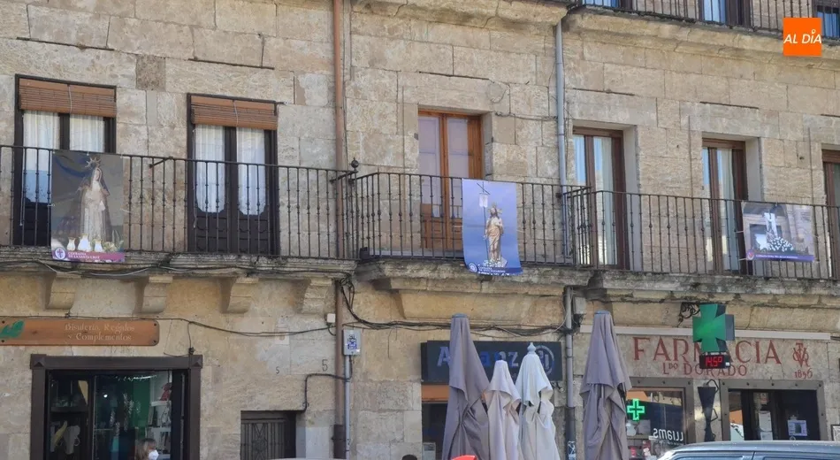 La Plaza Mayor da la bienvenida a los 19 pasos de la Semana Santa Mirobrigense  