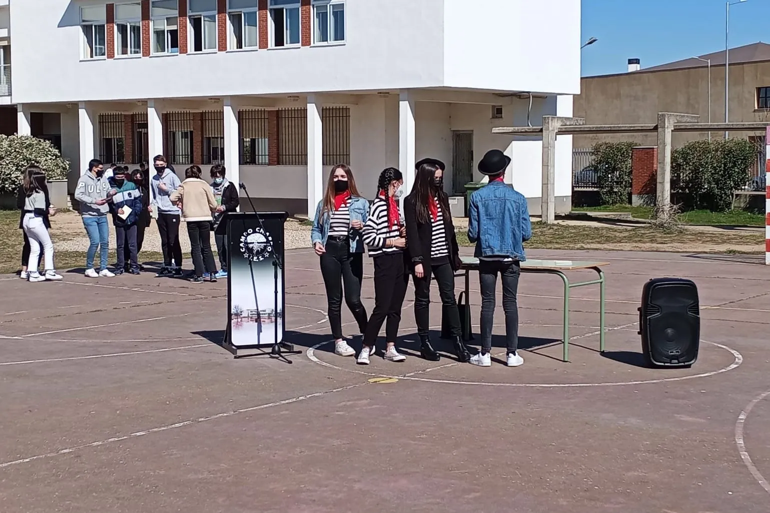 Foto 3 - El IES Campo Charro de La Fuente celebra el D&iacute;a de la Francofon&iacute;a y entrega los premios del...