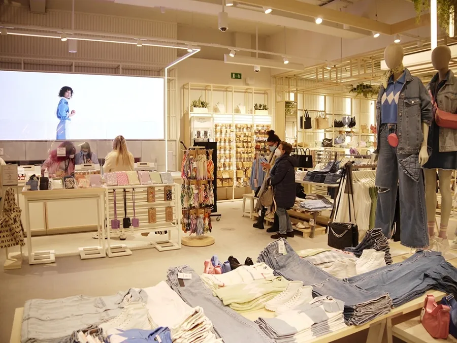 Foto 5 - Stradivarius estrena tienda en el Centro Comercial El Tormes