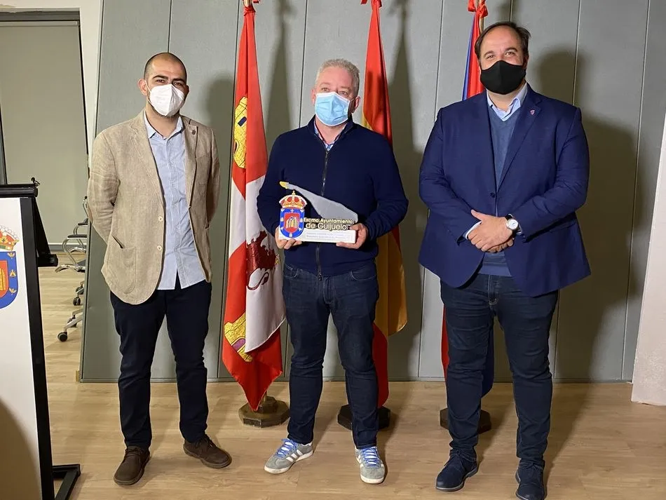 Foto 2 - El Ayuntamiento de Guijuelo entrega los V Premios del Deporte