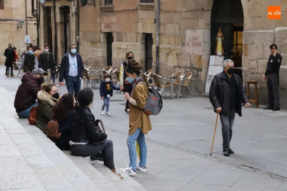 Foto 3 - Las calles de Salamanca se llenan de p&uacute;blico disfrutando de la Semana Santa
