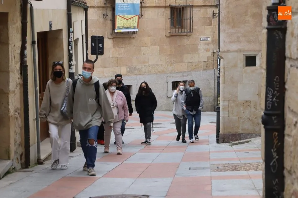 Foto 2 - Las calles de Salamanca se llenan de p&uacute;blico disfrutando de la Semana Santa