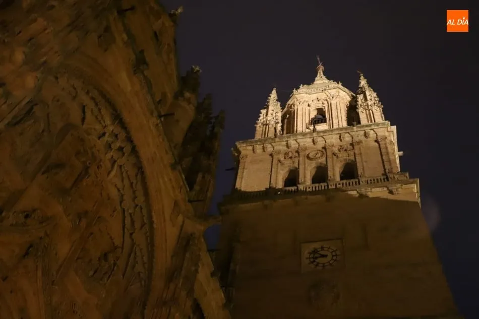 Foto 8 - Salamanca se suma un a&ntilde;o m&aacute;s a la Hora del Planeta