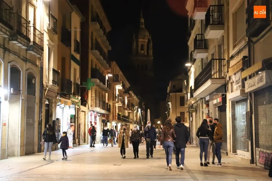 Foto 7 - Salamanca se suma un a&ntilde;o m&aacute;s a la Hora del Planeta