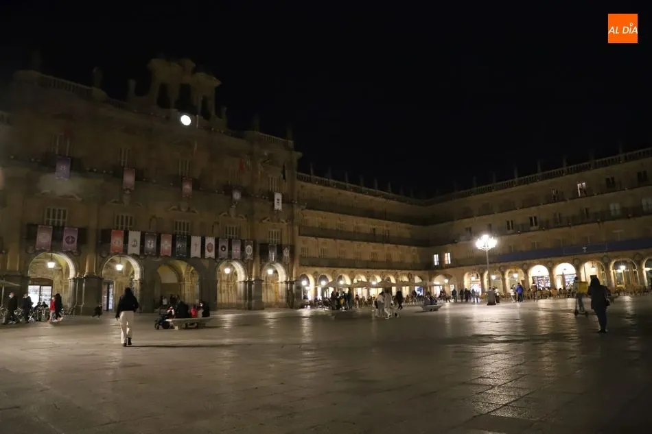 Foto 3 - Salamanca se suma un a&ntilde;o m&aacute;s a la Hora del Planeta