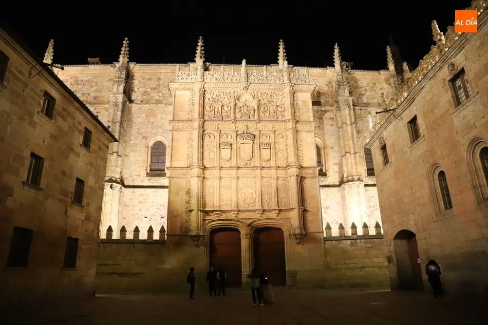 Foto 2 - Salamanca se suma un a&ntilde;o m&aacute;s a la Hora del Planeta