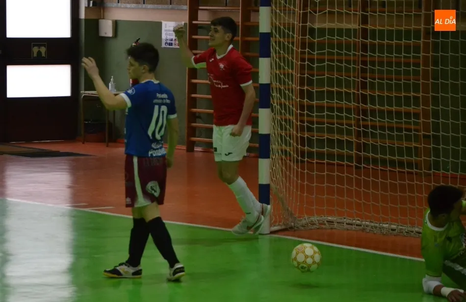 Foto 10 - El III Juvenil encaja ante el Leis Pontevedra su 1&ordf; derrota de esta fase tras hacer demasiados...