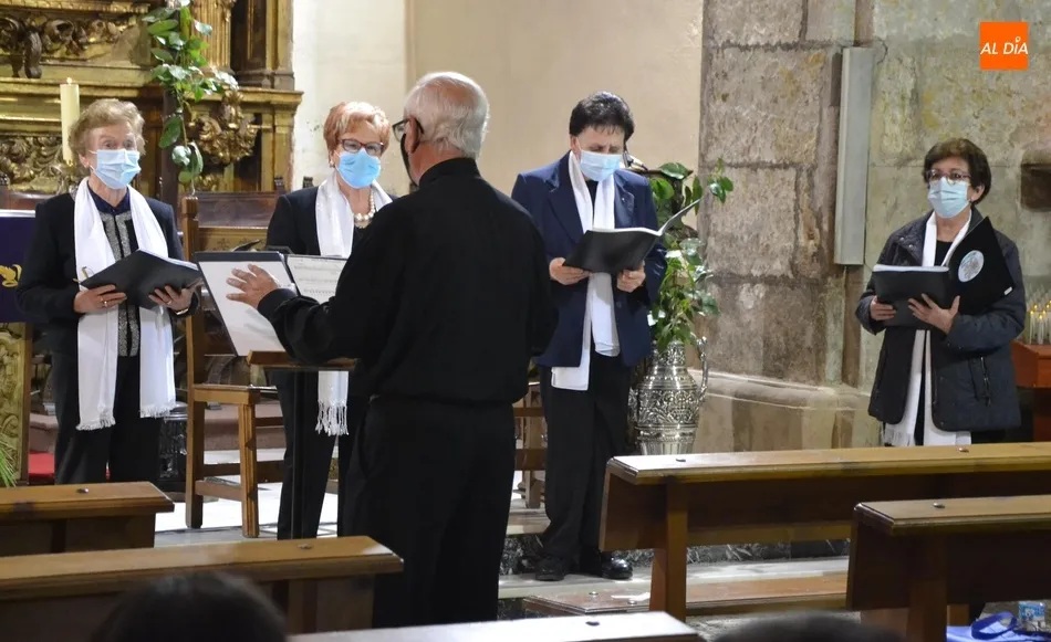 Foto 4 - El Coro de San Andr&eacute;s inaugura la Semana Santa en su Parroquia con un concierto  