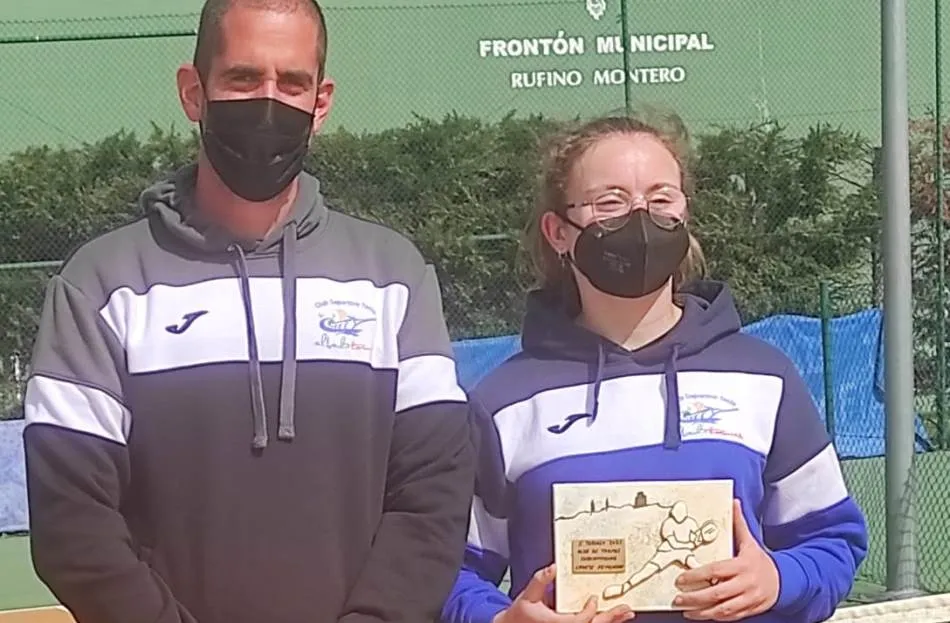 Carolina Benito, subcampeona en la categoría cadete del Torneo de la Villa de Alba de Tormes  