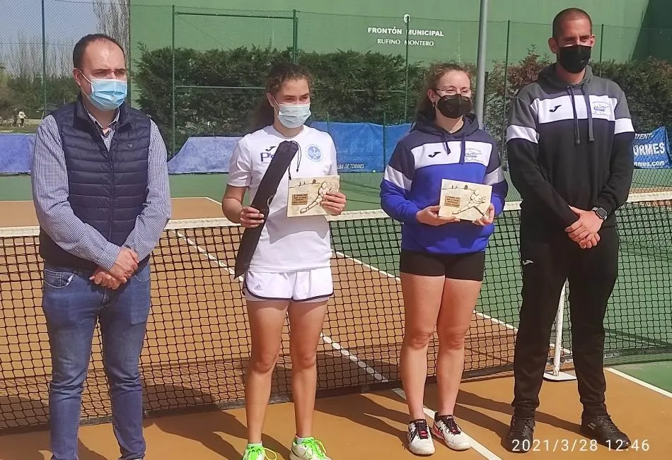 Foto 2 - Carolina Benito, subcampeona en la categor&iacute;a cadete del Torneo de la Villa de Alba de Tormes  