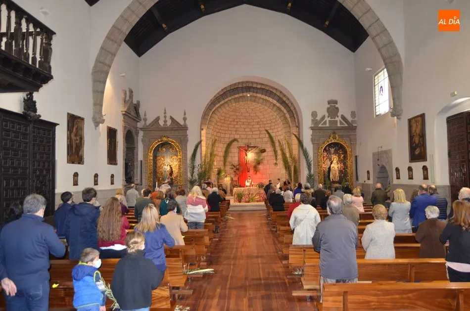 Foto 7 - Un incio de Semana Santa at&iacute;pico sin la procesi&oacute;n de La Borriquilla