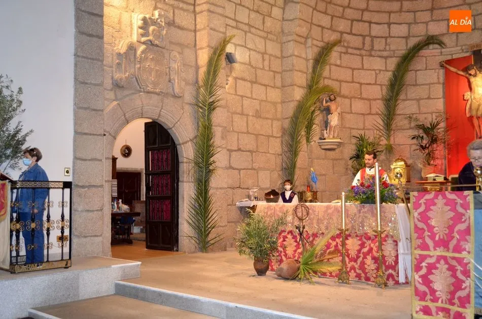 Foto 5 - Un incio de Semana Santa at&iacute;pico sin la procesi&oacute;n de La Borriquilla