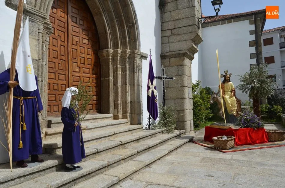 Foto 3 - Un incio de Semana Santa at&iacute;pico sin la procesi&oacute;n de La Borriquilla