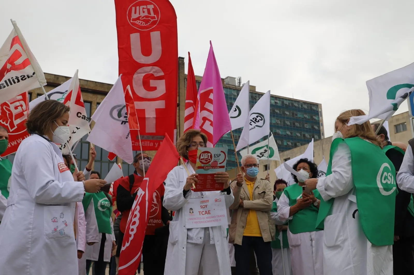 Foto 2 - CCOO, CSIF y UGT piden que las mejoras para enfermeras equiparen a todos los empleados p&uacute;blicos de ...