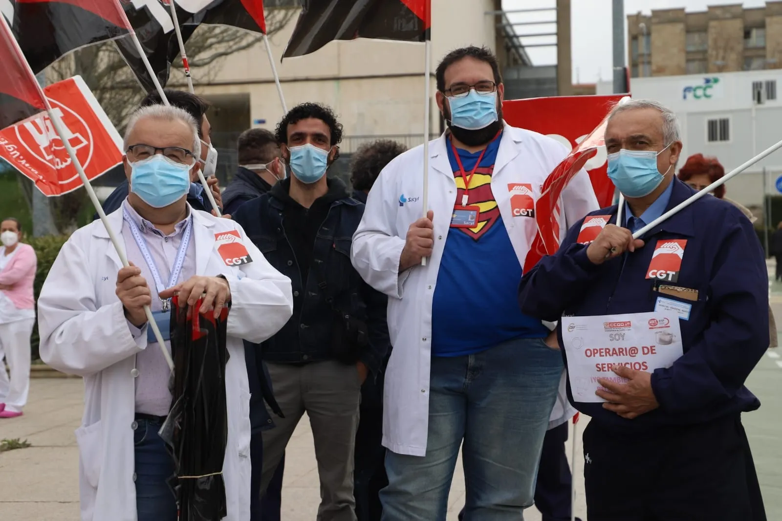 Foto 6 - CCOO, CSIF y UGT piden que las mejoras para enfermeras equiparen a todos los empleados p&uacute;blicos de ...