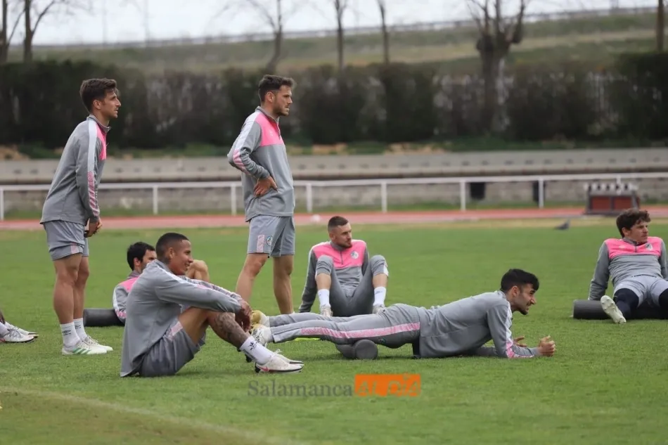 Foto 11 - Tres ausencias sonadas en el regreso de Lolo Escobar a los entrenamientos del Salamanca UDS