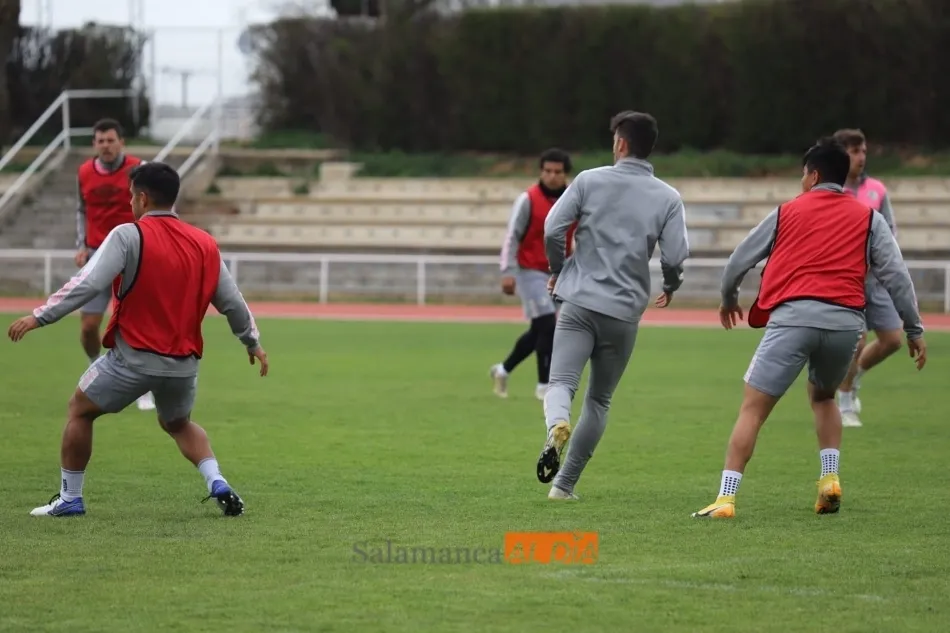Foto 9 - Tres ausencias sonadas en el regreso de Lolo Escobar a los entrenamientos del Salamanca UDS