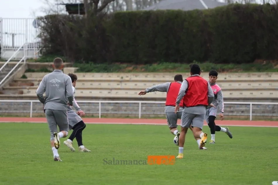 Foto 8 - Tres ausencias sonadas en el regreso de Lolo Escobar a los entrenamientos del Salamanca UDS