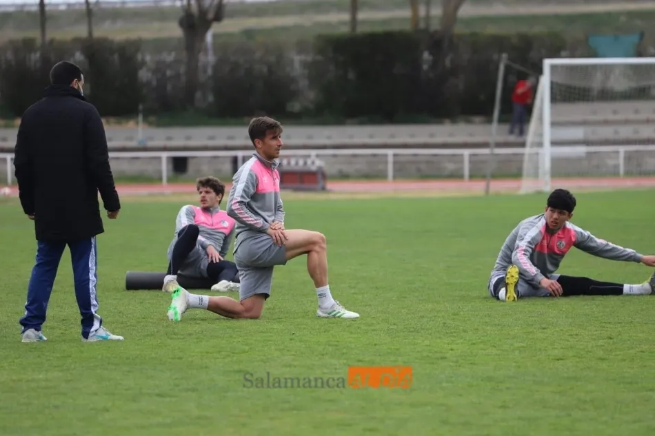 Foto 4 - Tres ausencias sonadas en el regreso de Lolo Escobar a los entrenamientos del Salamanca UDS