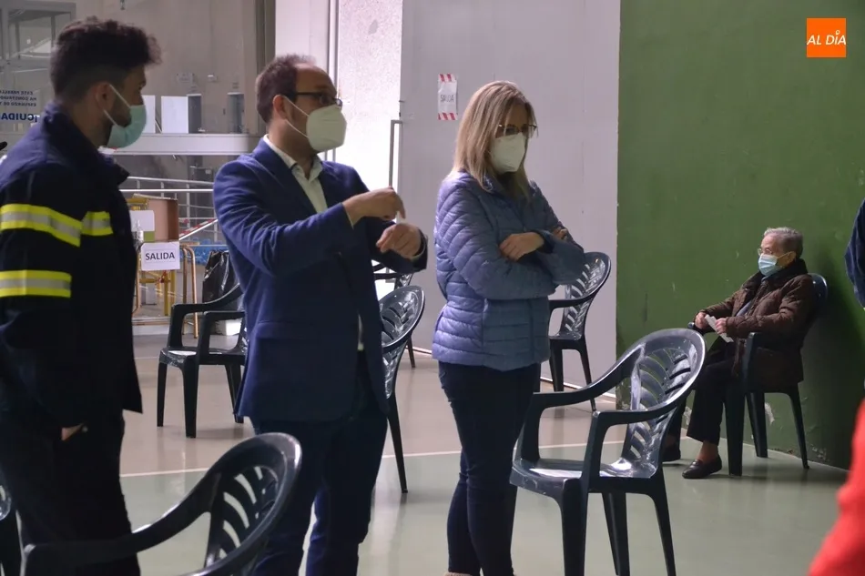 Foto 7 - Otras 220 personas completan su vacunaci&oacute;n mientras los Bomberos reciben la 1&ordf; dosis  