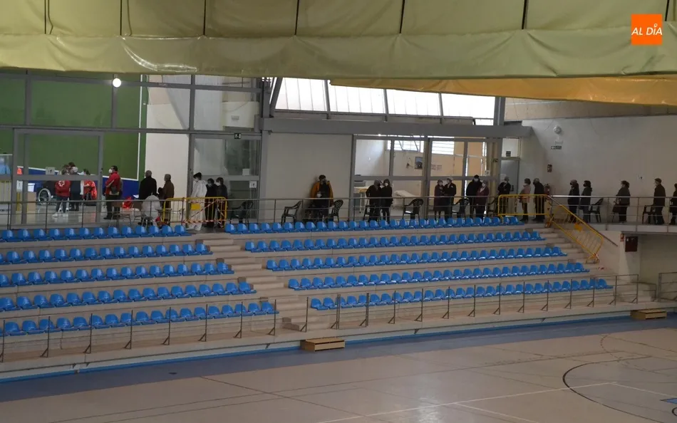 Foto 5 - Otras 220 personas completan su vacunaci&oacute;n mientras los Bomberos reciben la 1&ordf; dosis  