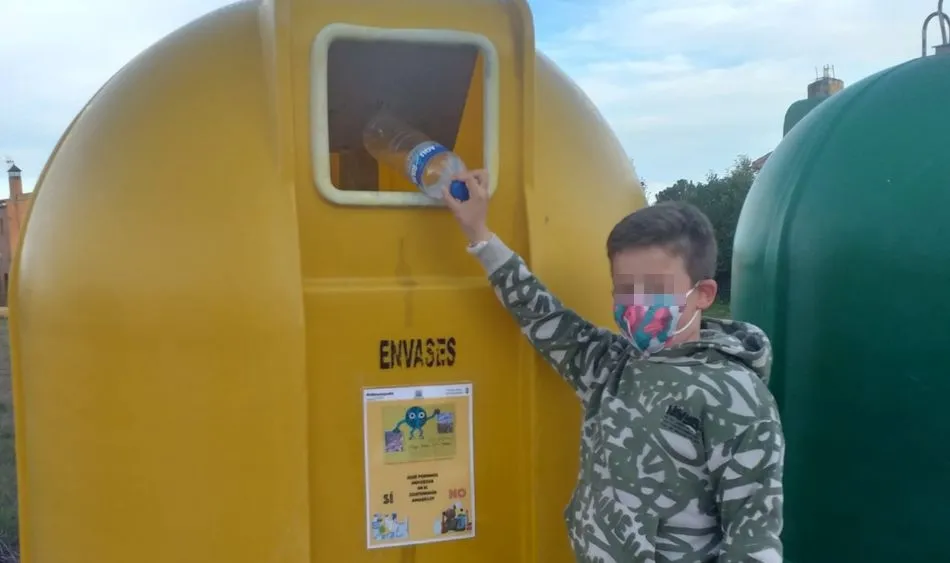 Foto 2 - Aldeatejada apuesta por el reciclaje con una nueva campa&ntilde;a dise&ntilde;ada por menores