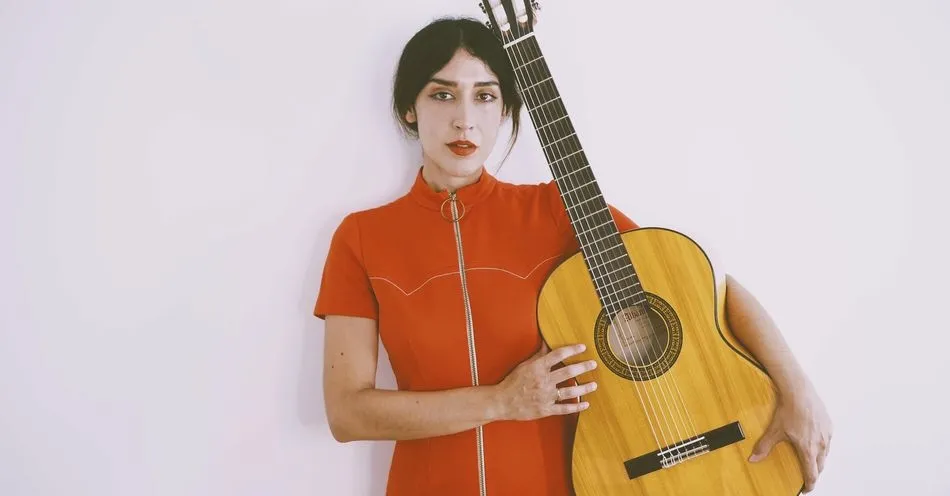 Anni B Sweet es una cantante y compositora que ha actuado en América, Europa y Asia