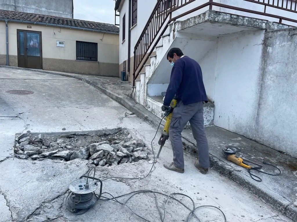 Trabajos de mantenimiento en Alba de Tormes
