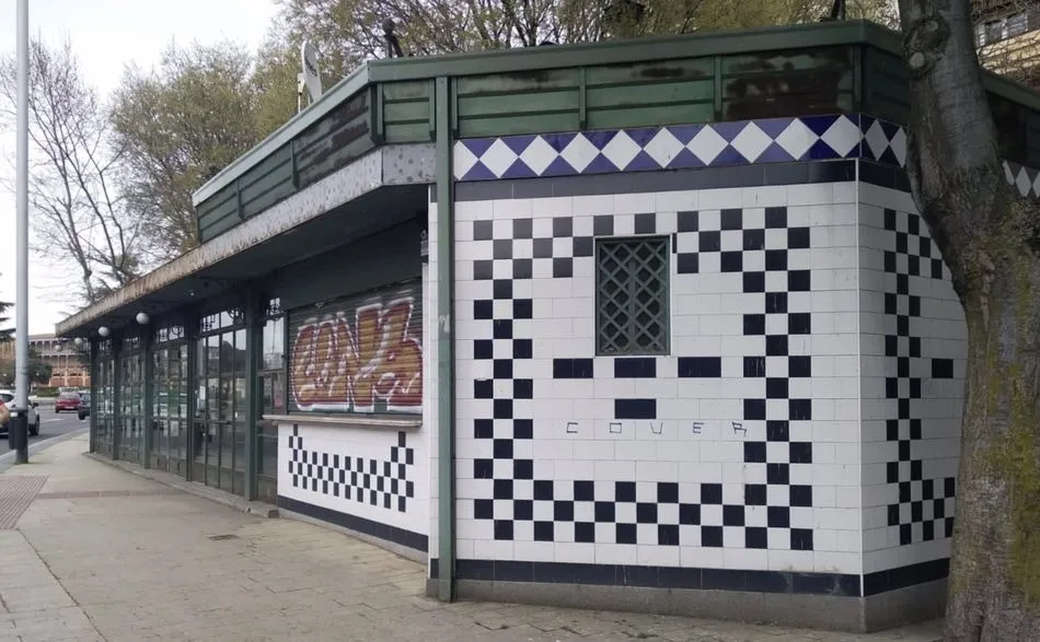 Kiosco-bar de Salesas en la ciudad de Salamanca. Foto PSOE
