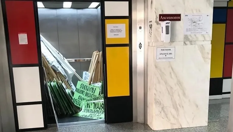 Confiscación de las pancartas del Hospital de Béjar