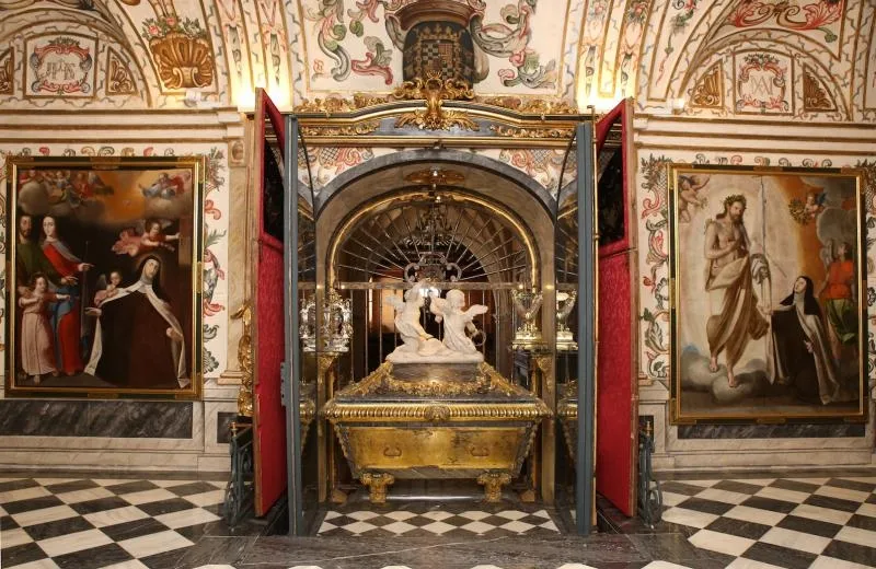 Sepulcro de santa Teresa en el Museo Carmus / Salamanca Emoción