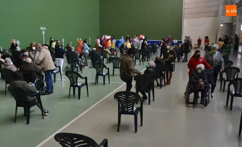 Llamados a vacunarse el domingo todas las personas de 60 a 65 años de la Zona Básica de Ciudad...