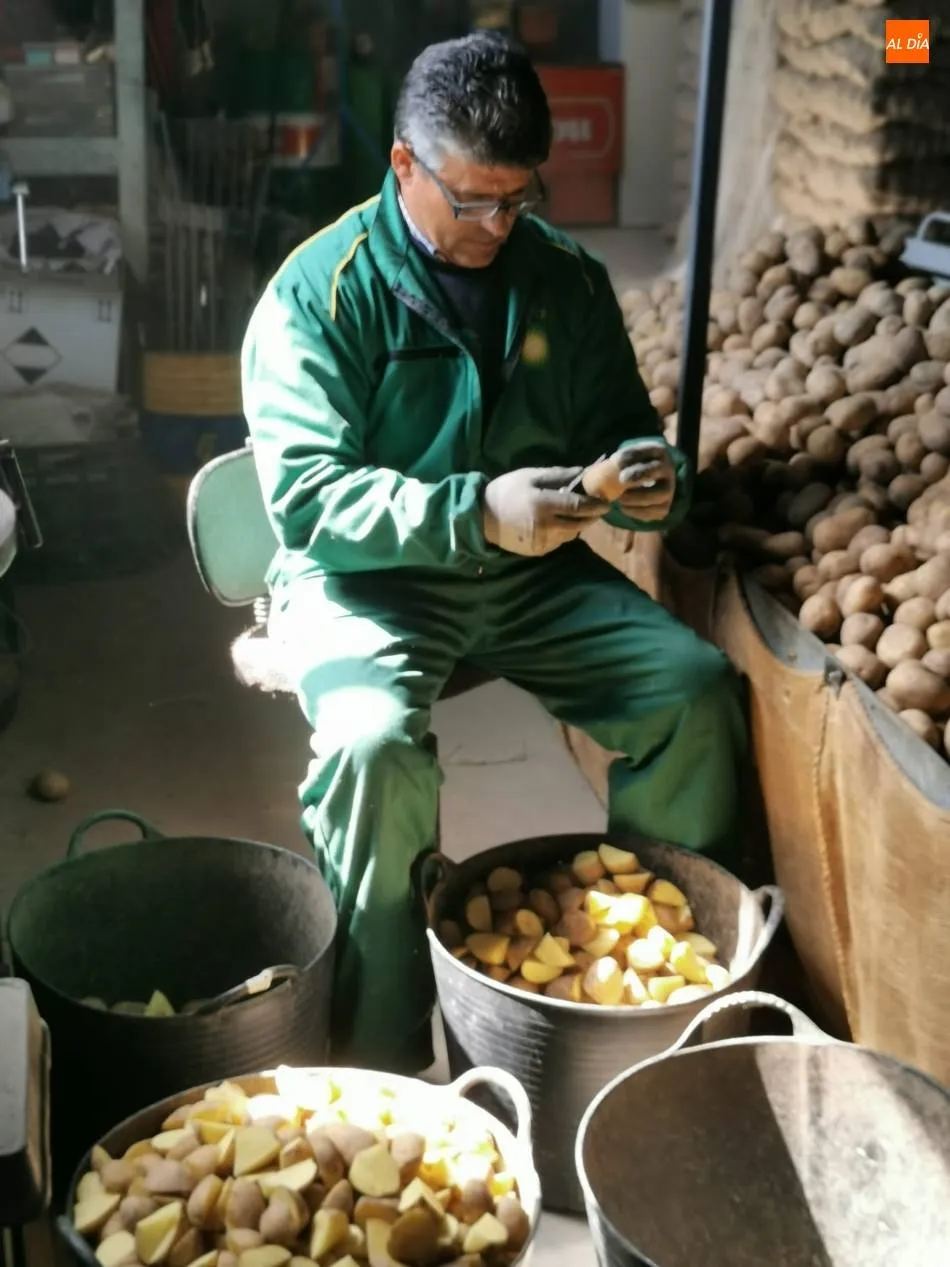 Si quieres obtener buena producción tienes que estar con ellas como con un niño, Jesús...