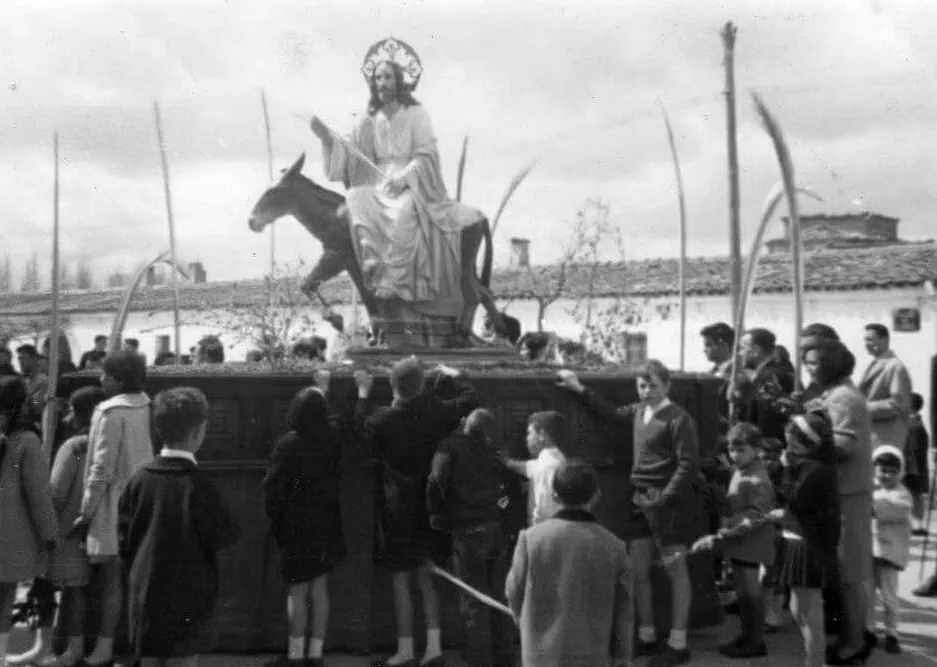 Foto 3 - Domingo de Ramos, la procesi&oacute;n de los ni&ntilde;os en Pe&ntilde;aranda